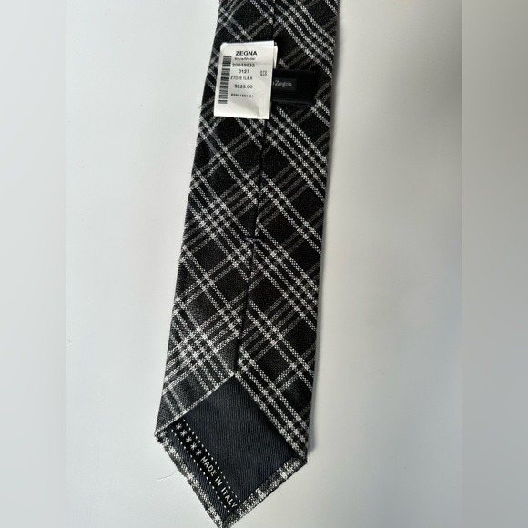 Authentic Ermenegildo Zegna Tie - Picture 6 of 9